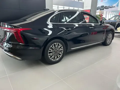 2023 HongQi H5 2.0T 224HP L4 8AT,autocango,china used car exporter,china ev exporter,chinese used car exporter,chinese used ev exporter