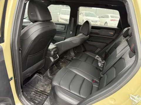 2025 Geely Cowboy 1.5T 181HP L4 7DCT,autocango,china used car exporter,china ev exporter,chinese used car exporter,chinese used ev exporter