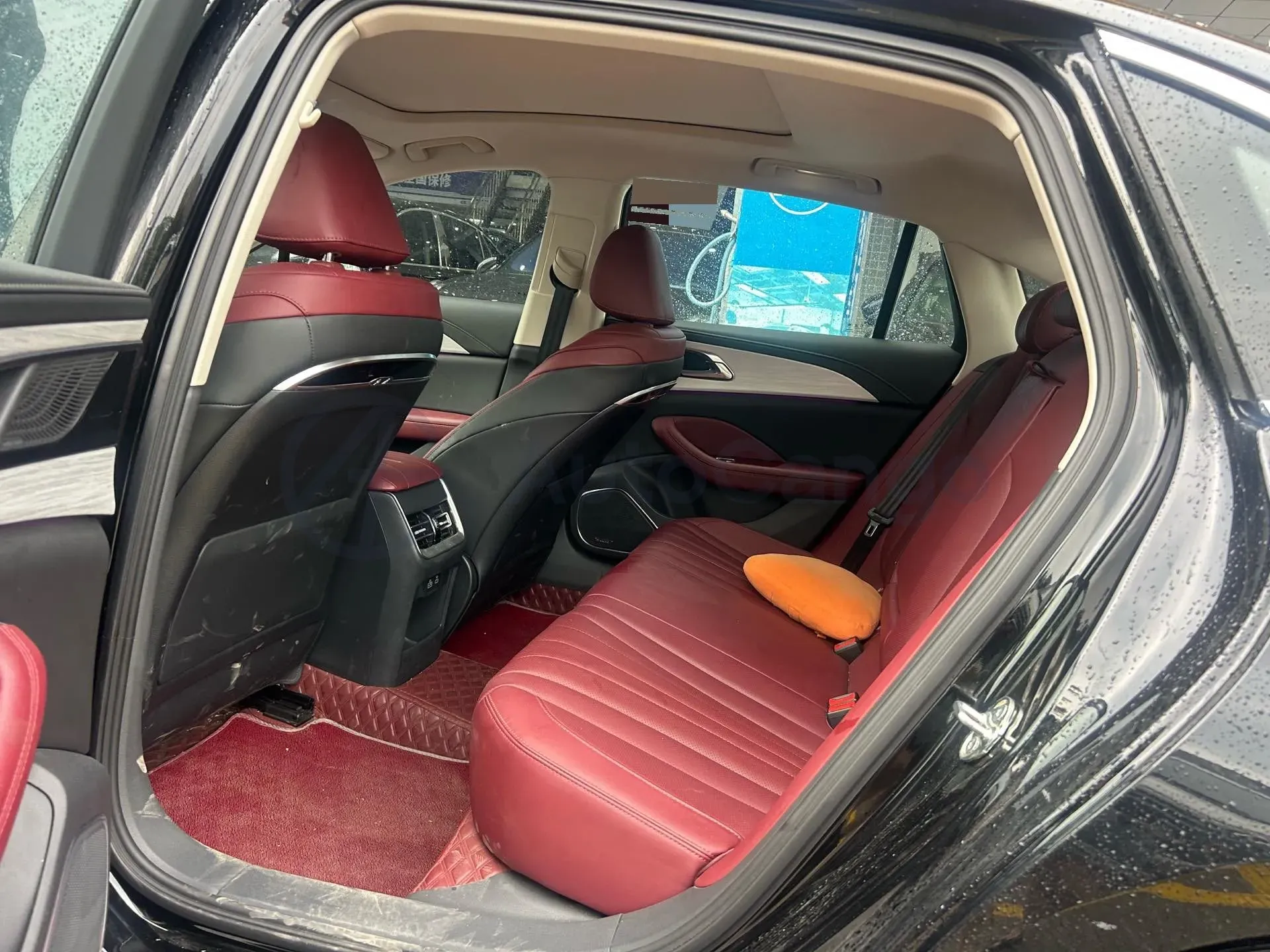 2025 HongQi H5 1.5T 169HP L4 1DHT Hybrid,autocango,china used car exporter,china ev exporter,chinese used car exporter,chinese used ev exporter