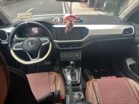 2021 Volkswagen Tacqua 1.5L 113HP L4 6AT