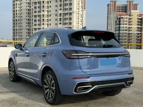 2023 HongQi HS5 2.0T 252HP L4 8AT