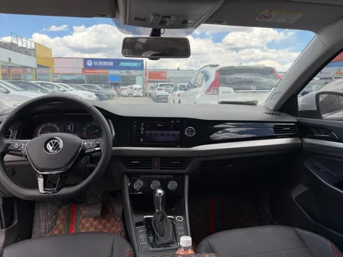 2021 Volkswagen Bora 1.5L 113HP L4 6AT