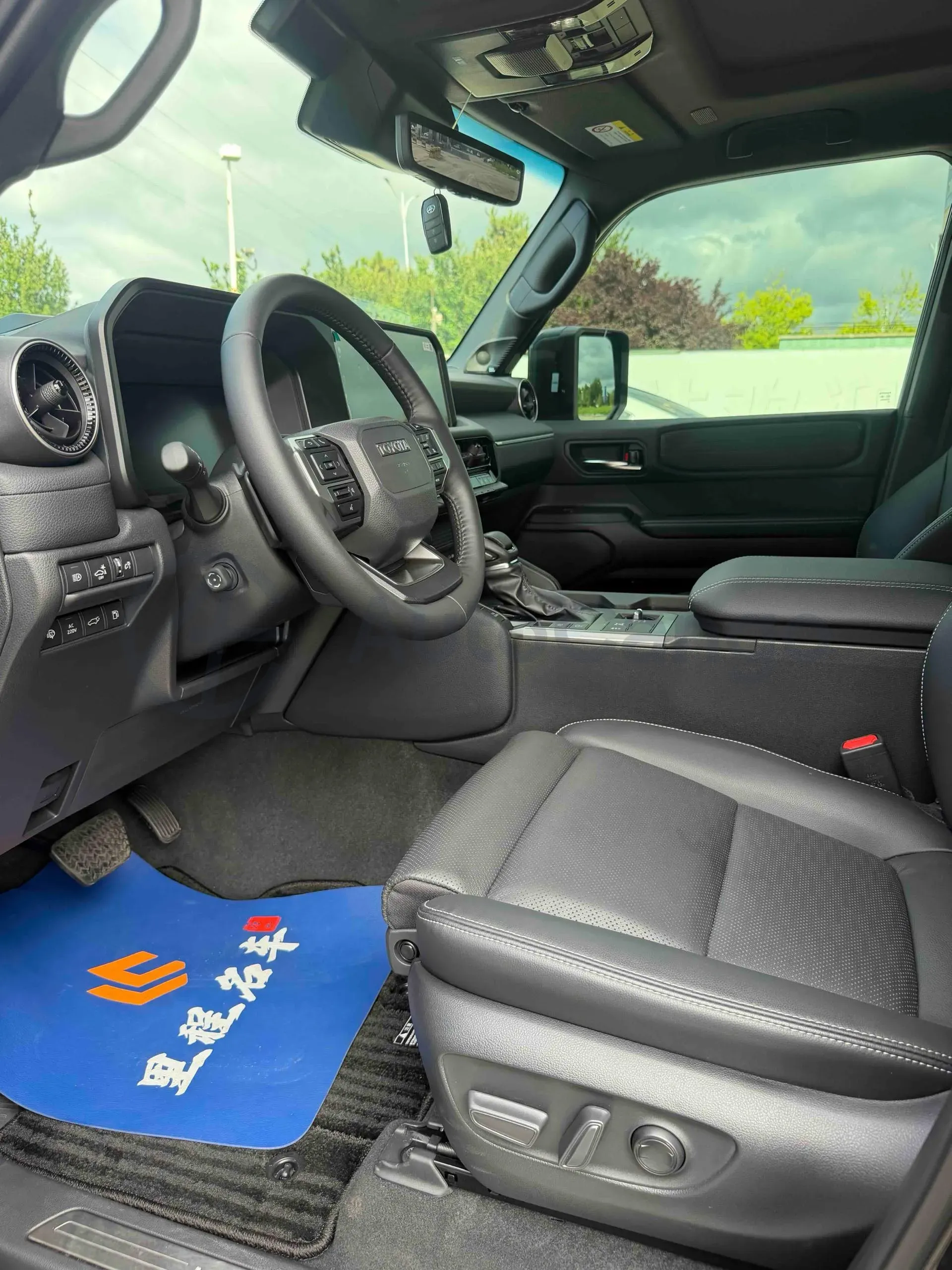 2025 Toyota Land Cruiser Prado 2.4T 282HP L4 8AT Hybrid 5.1KWH,autocango,china used car exporter,china ev exporter,chinese used car exporter,chinese used ev exporter