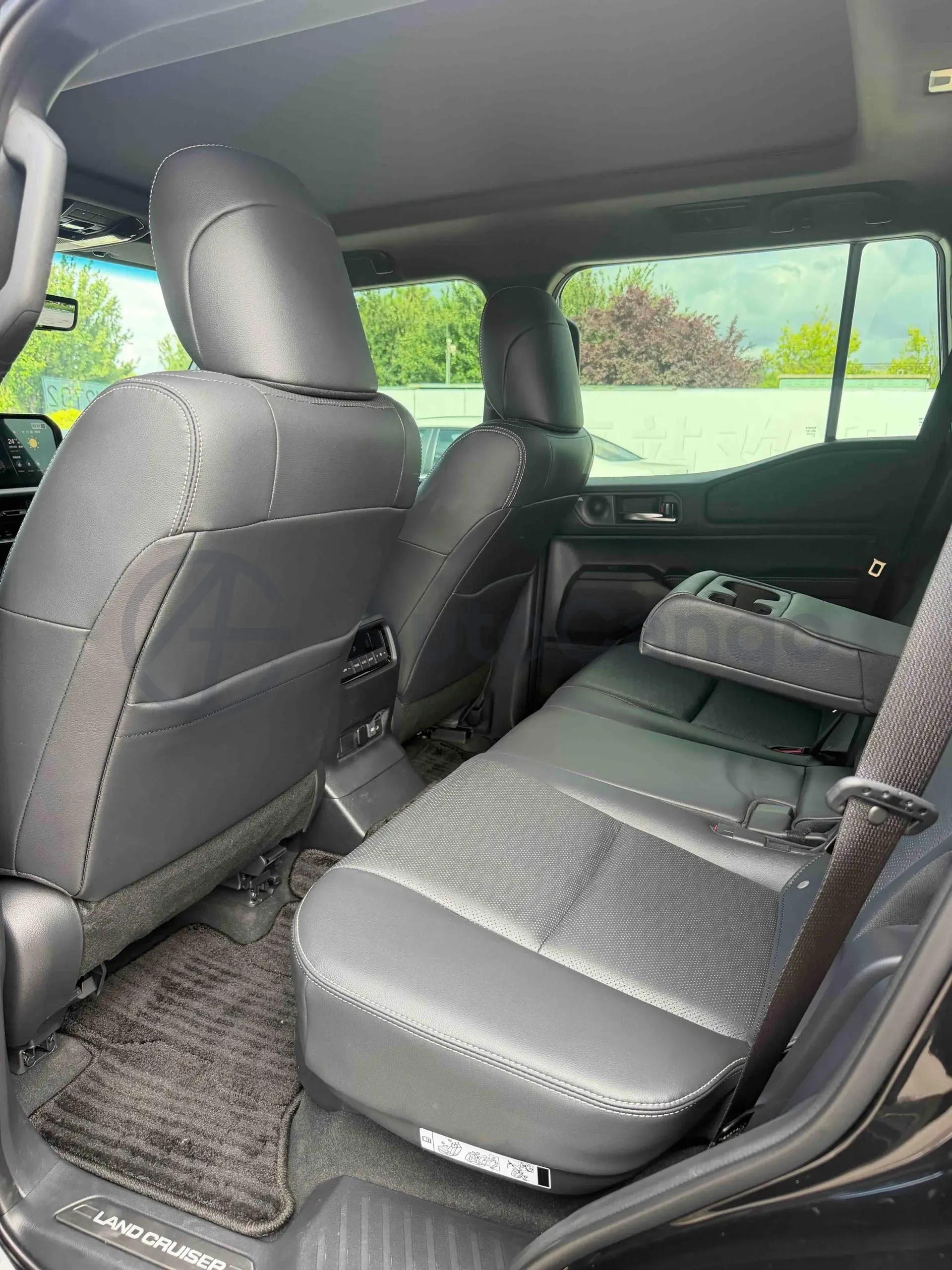 2025 Toyota Land Cruiser Prado 2.4T 282HP L4 8AT Hybrid 5.1KWH,autocango,china used car exporter,china ev exporter,chinese used car exporter,chinese used ev exporter