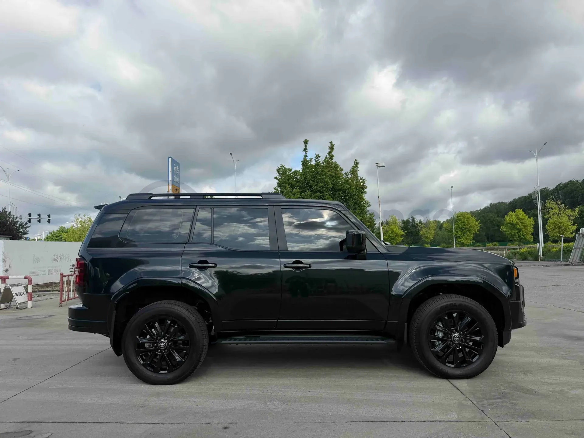 2025 Toyota Land Cruiser Prado 2.4T 282HP L4 8AT Hybrid 5.1KWH,autocango,china used car exporter,china ev exporter,chinese used car exporter,chinese used ev exporter