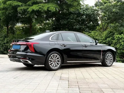 2023 HongQi H5 2.0T 224HP L4 8AT