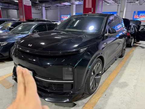 2025 LI L9,autocango,china used car exporter,china ev exporter,chinese used car exporter,chinese used ev exporter