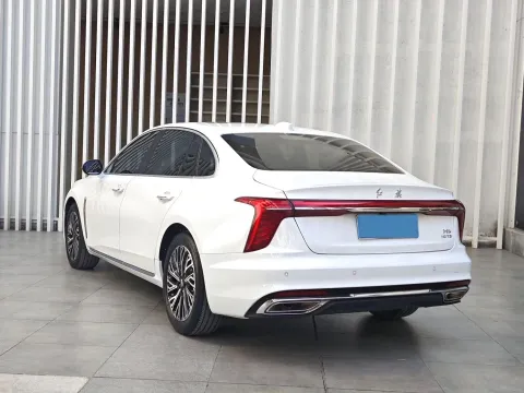 2024 HongQi H5 2.0T 224HP L4 8AT