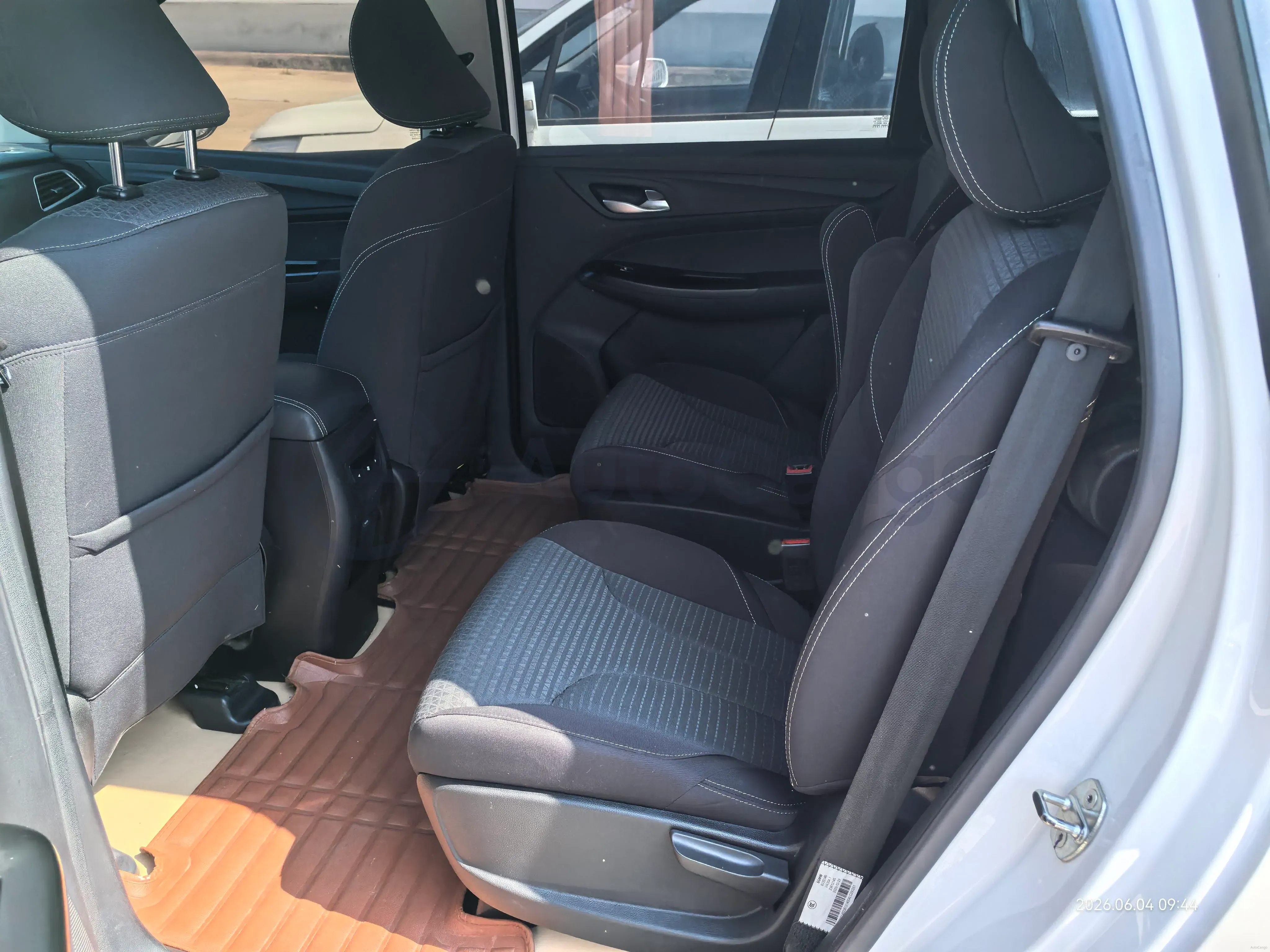 2019 BaoJun 730 1.5L 105HP L4 6MT,autocango,china used car exporter,china ev exporter,chinese used car exporter,chinese used ev exporter