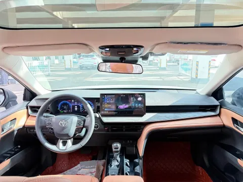 2024 Toyota Camry 2.0L 152HP L4 E-CVT Hybrid