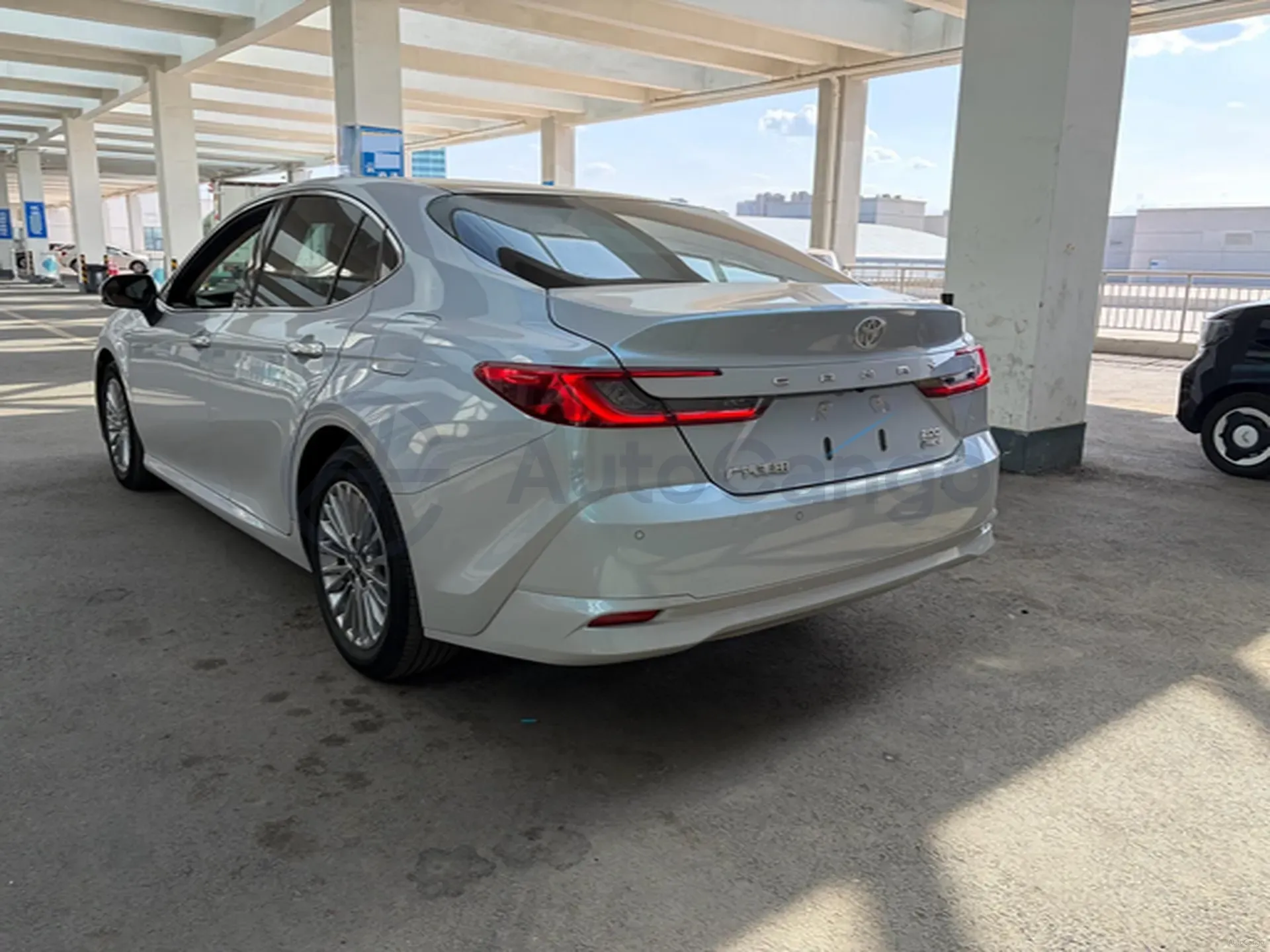 2024 Toyota Camry 2.0L 152HP L4 E-CVT Hybrid,autocango,china used car exporter,china ev exporter,chinese used car exporter,chinese used ev exporter