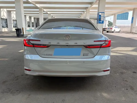 2024 Toyota Camry 2.0L 152HP L4 E-CVT Hybrid
