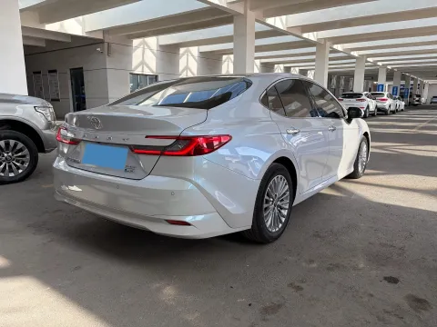 2024 Toyota Camry 2.0L 152HP L4 E-CVT Hybrid