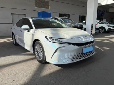 2024 Toyota Camry 2.0L 152HP L4 E-CVT Hybrid