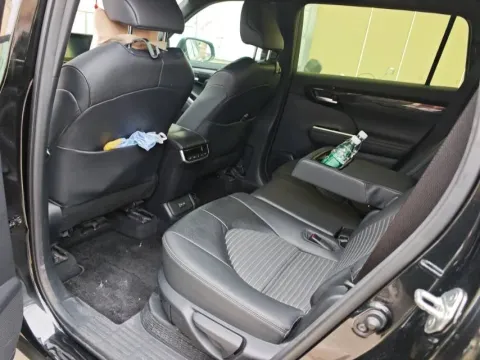 2022 Toyota Crown Kluger 2.5L 192HP L4 E-CVT Hybrid,autocango,china used car exporter,china ev exporter,chinese used car exporter,chinese used ev exporter