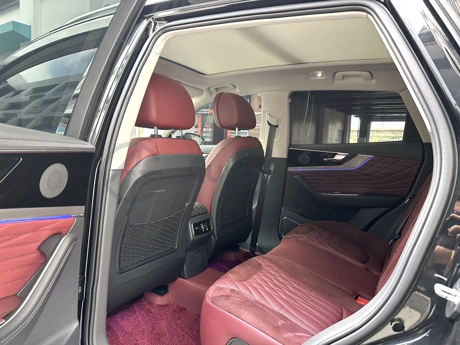 2022 HongQi HS5 2.0T 224HP L4 6AT,autocango,china used car exporter,china ev exporter,chinese used car exporter,chinese used ev exporter