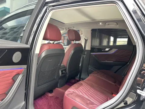 2022 HongQi HS5 2.0T 224HP L4 6AT