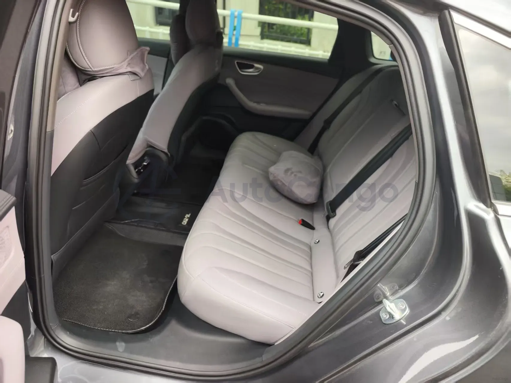 2025 Roewe M7 DMH 1.5L 112HP L4 1DHT PHEV,autocango,china used car exporter,china ev exporter,chinese used car exporter,chinese used ev exporter