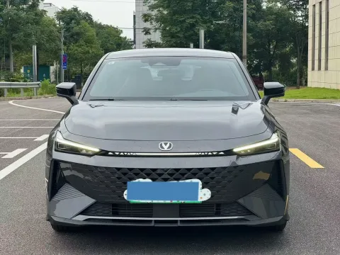 2024 ChangAn UNI-V iDD 1.5L 110HP L4 E-CVT PHEV 18.99KWH