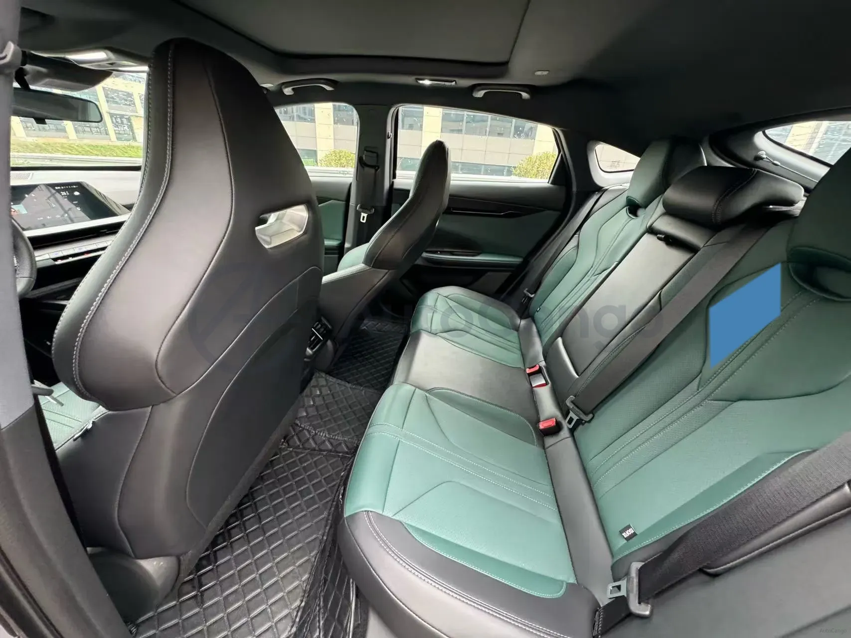 2024 ChangAn UNI-V iDD 1.5L 110HP L4 E-CVT PHEV 18.99KWH,autocango,china used car exporter,china ev exporter,chinese used car exporter,chinese used ev exporter
