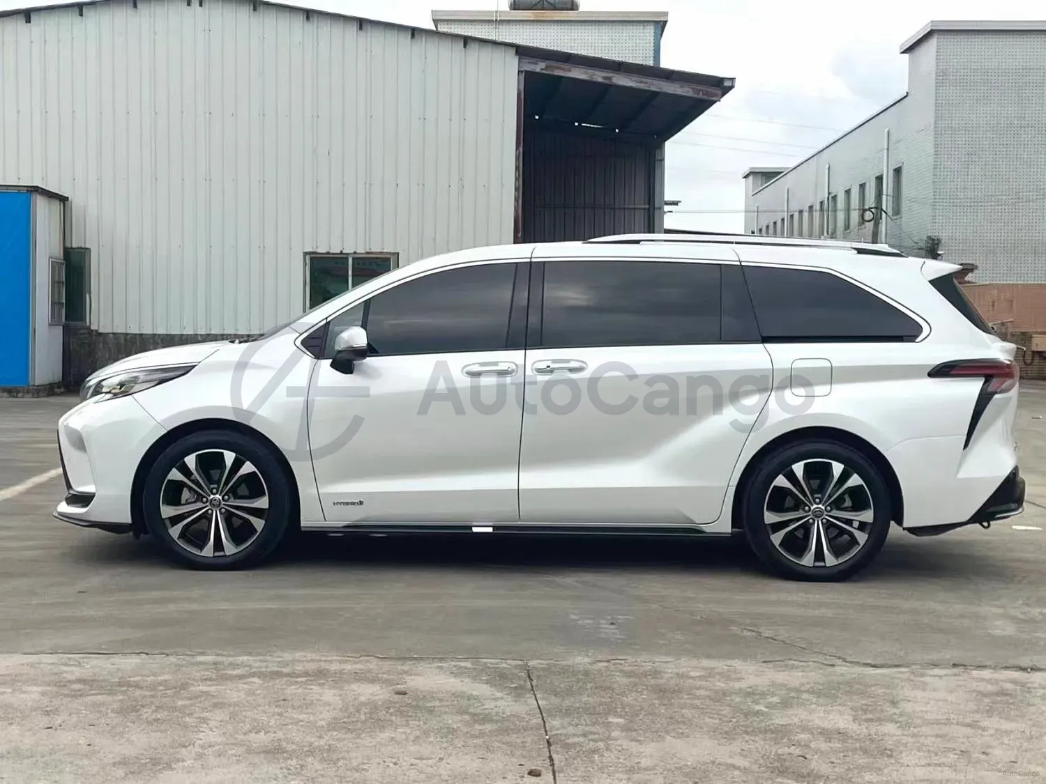 2022 Toyota Granvia 2.5L 192HP L4 E-CVT Hybrid,autocango,china used car exporter,china ev exporter,chinese used car exporter,chinese used ev exporter