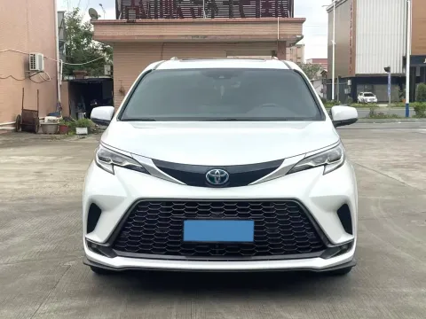 2022 Toyota Granvia 2.5L 192HP L4 E-CVT Hybrid