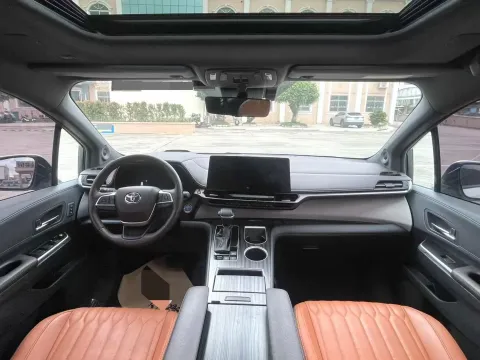2022 Toyota Granvia 2.5L 192HP L4 E-CVT Hybrid