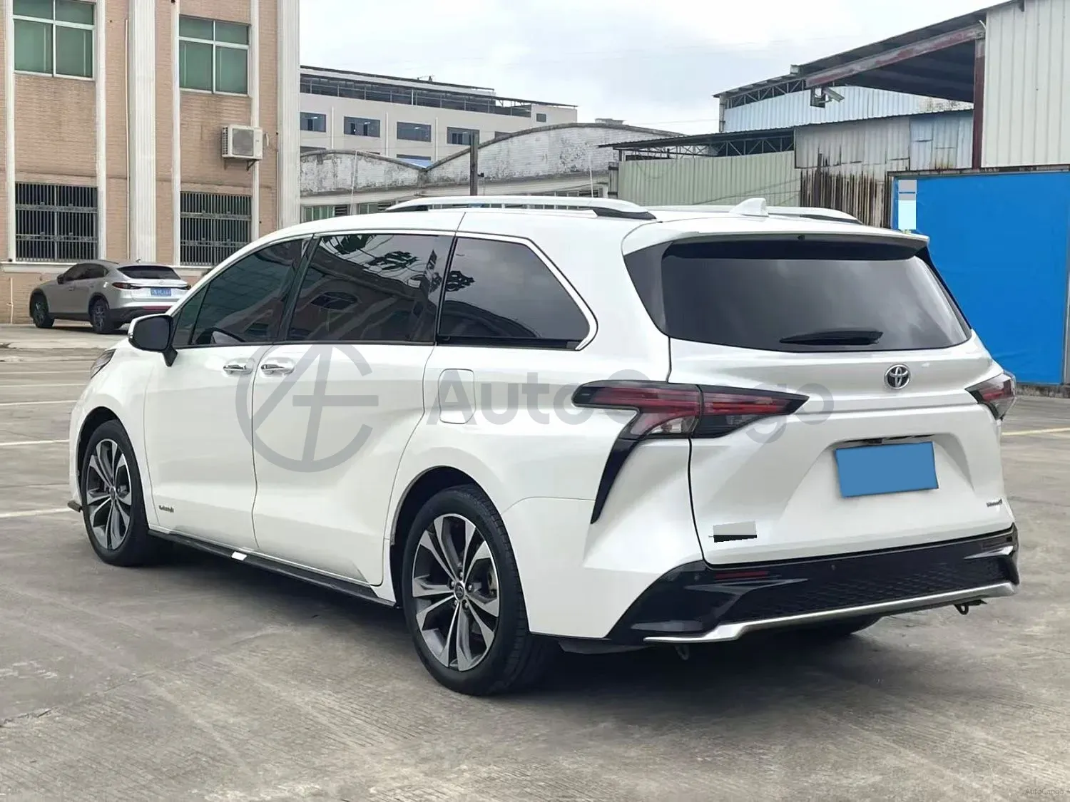 2022 Toyota Granvia 2.5L 192HP L4 E-CVT Hybrid,autocango,china used car exporter,china ev exporter,chinese used car exporter,chinese used ev exporter