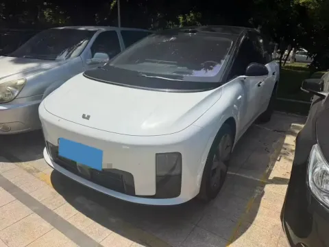 2025 LI I8,autocango,china used car exporter,china ev exporter,chinese used car exporter,chinese used ev exporter