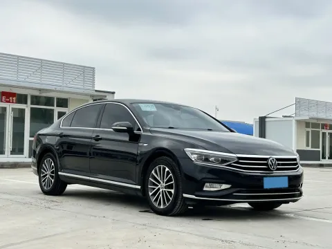 2020 Volkswagen Magotan 2.0T 220HP L4 7DCT,autocango,china used car exporter,china ev exporter,chinese used car exporter,chinese used ev exporter