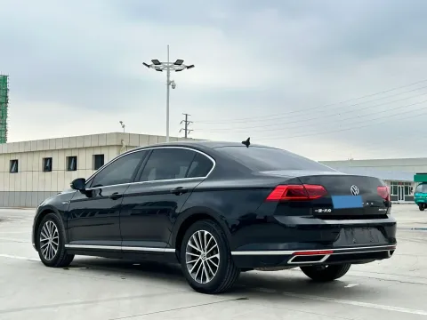 2020 Volkswagen Magotan 2.0T 220HP L4 7DCT,autocango,china used car exporter,china ev exporter,chinese used car exporter,chinese used ev exporter