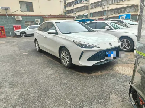 2023 Roewe i5 1.5L 129HP L4 5MT,autocango,china used car exporter,china ev exporter,chinese used car exporter,chinese used ev exporter