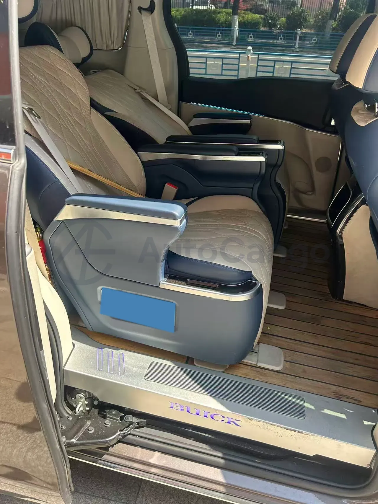 2023 Buick GL8 2.0T 237HP L4 9AT,autocango,china used car exporter,china ev exporter,chinese used car exporter,chinese used ev exporter