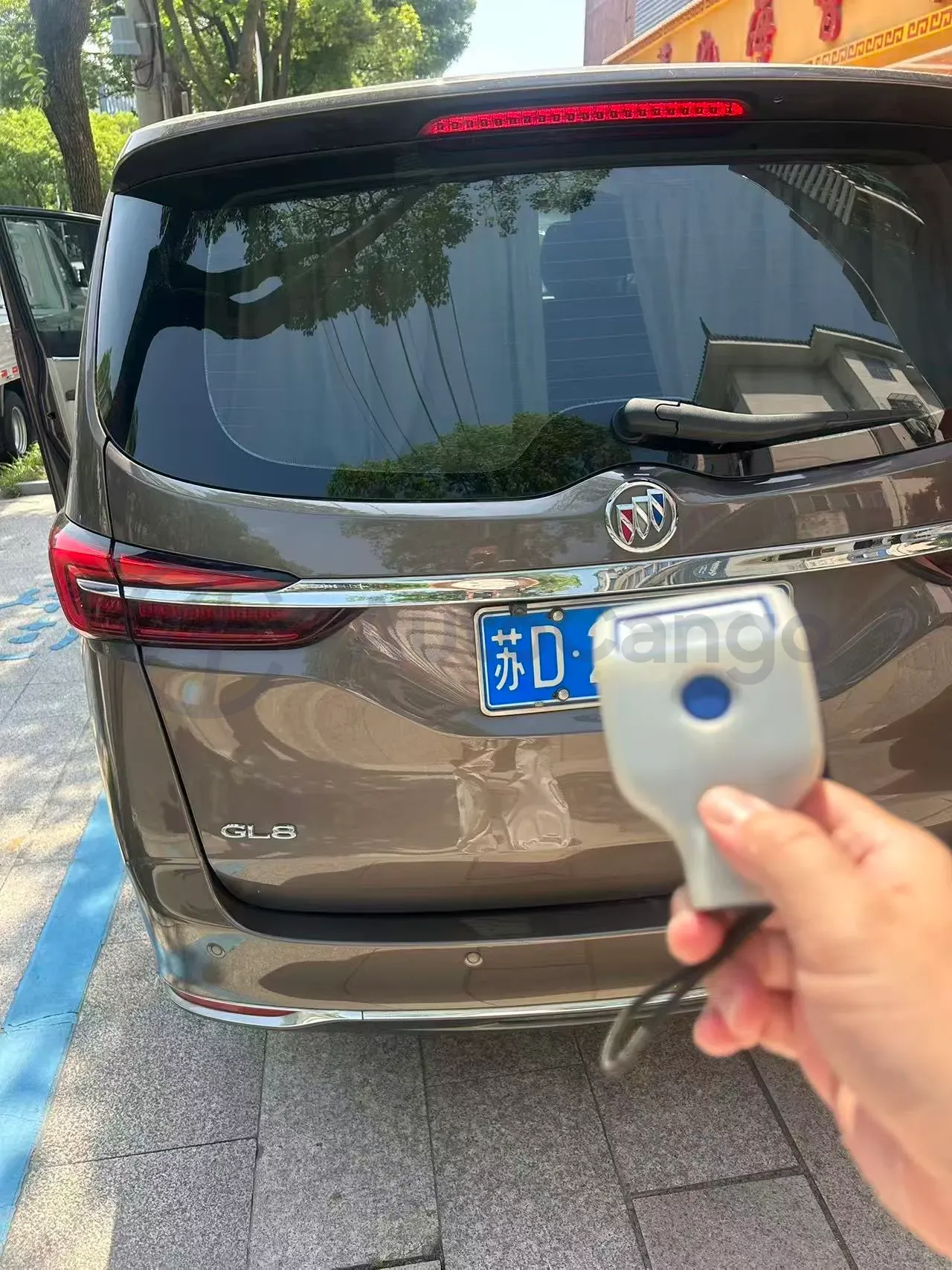 2023 Buick GL8 2.0T 237HP L4 9AT,autocango,china used car exporter,china ev exporter,chinese used car exporter,chinese used ev exporter