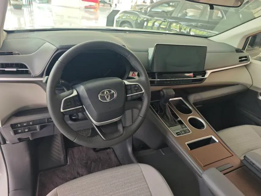 2024 Toyota Sienna 2.5L 189HP L4 E-CVT Hybrid,autocango,china used car exporter,china ev exporter,chinese used car exporter,chinese used ev exporter