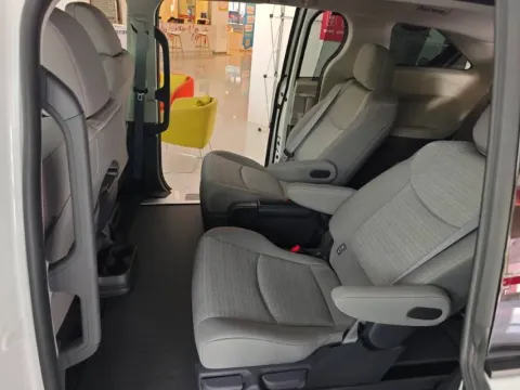 2024 Toyota Sienna 2.5L 189HP L4 E-CVT Hybrid
