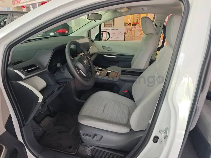 2024 Toyota Sienna 2.5L 189HP L4 E-CVT Hybrid,autocango,china used car exporter,china ev exporter,chinese used car exporter,chinese used ev exporter