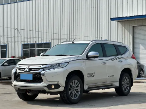 2019 Mitsubishi Pajero 3.0L 209HP V6 8AT,autocango,china used car exporter,china ev exporter,chinese used car exporter,chinese used ev exporter