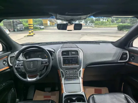 2019 Lincoln Nautilus 2.0T 235HP L4 8AT