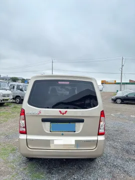 2023 WuLing RongGuang S 1.5L 102HP L4 5MT,autocango,china used car exporter,china ev exporter,chinese used car exporter,chinese used ev exporter