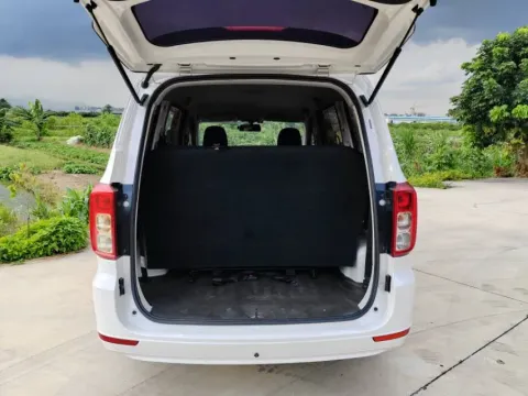 2023 WuLing RongGuang New Truck 1.5L 102HP L4 5MT