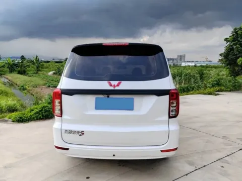 2023 WuLing RongGuang New Truck 1.5L 102HP L4 5MT