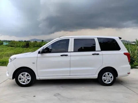 2023 WuLing RongGuang New Truck 1.5L 102HP L4 5MT