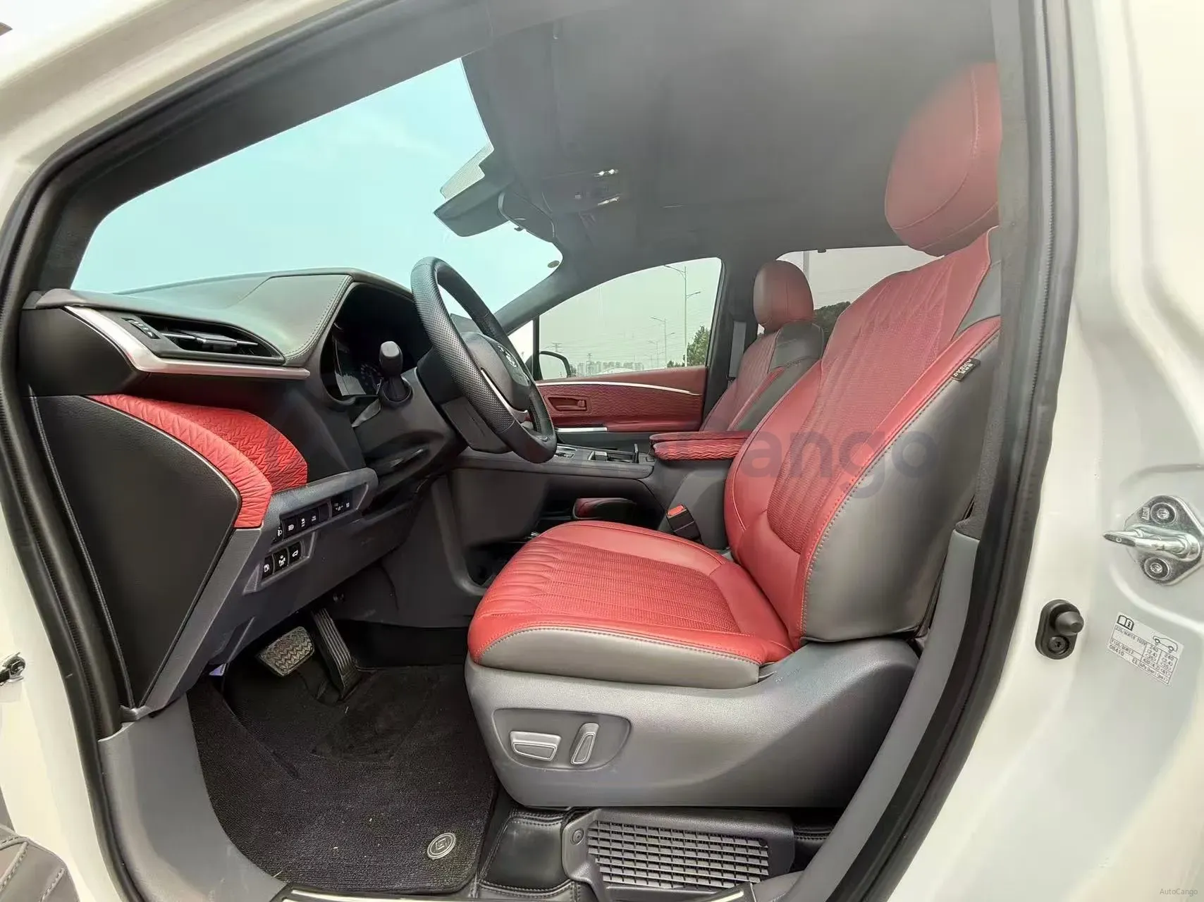2024 Toyota Sienna 2.5L 189HP L4 E-CVT Hybrid,autocango,china used car exporter,china ev exporter,chinese used car exporter,chinese used ev exporter