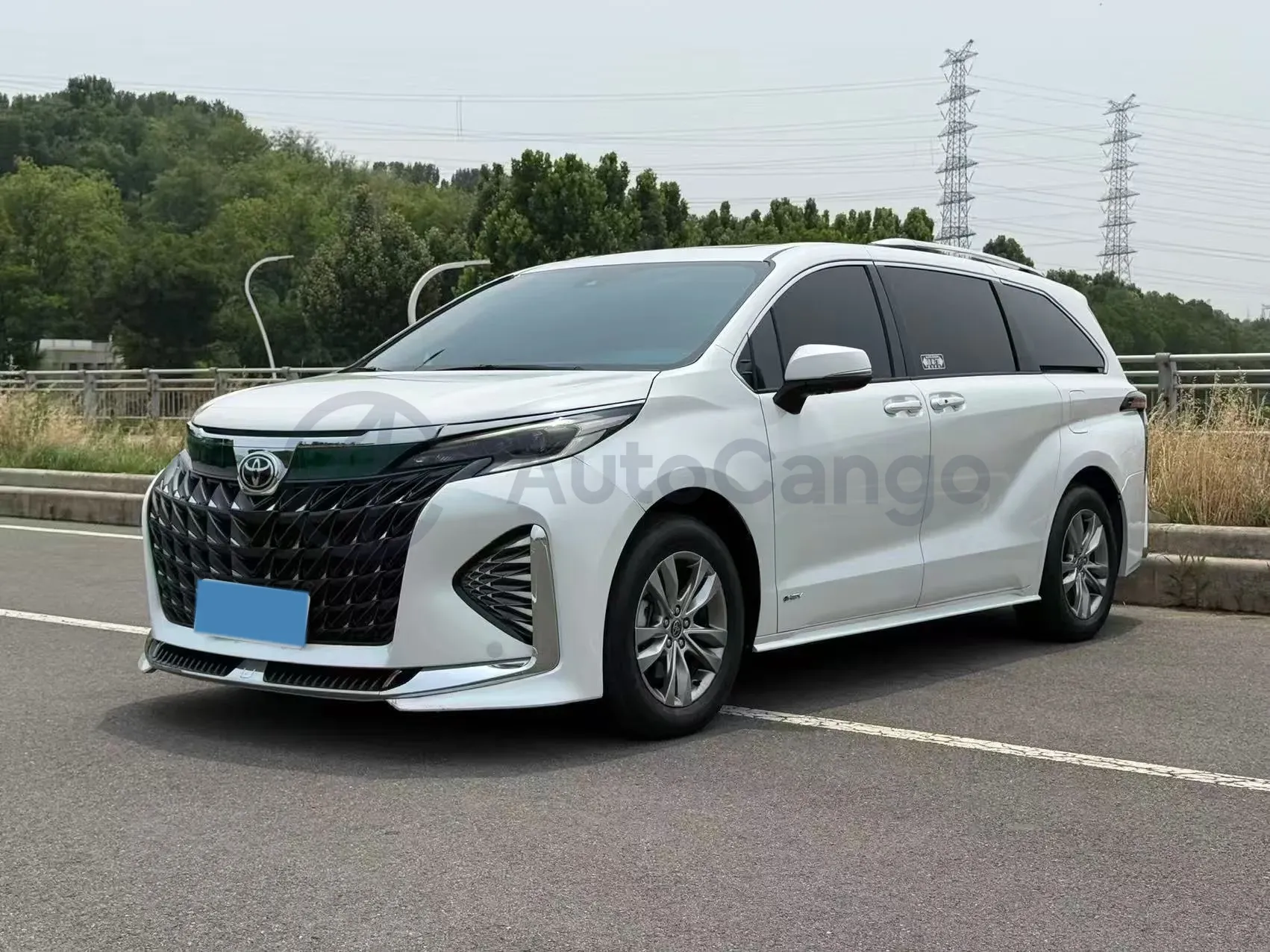 2024 Toyota Sienna 2.5L 189HP L4 E-CVT Hybrid,autocango,china used car exporter,china ev exporter,chinese used car exporter,chinese used ev exporter
