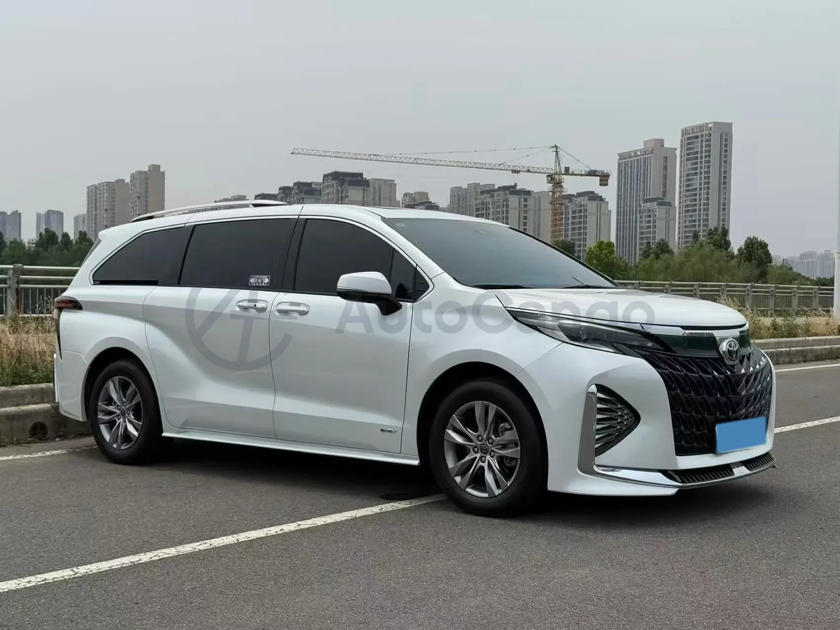 2024 Toyota Sienna 2.5L 189HP L4 E-CVT Hybrid,autocango,china used car exporter,china ev exporter,chinese used car exporter,chinese used ev exporter