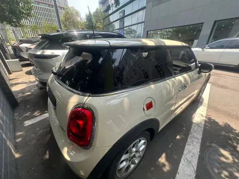 2021 MINI MINI 1.5T 102HP L3 7DCT