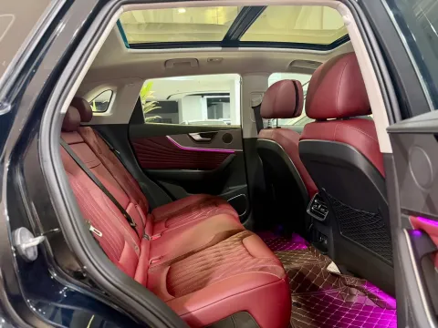 2023 HongQi HS5 2.0T 252HP L4 8AT
