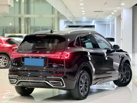 2023 HongQi HS5 2.0T 252HP L4 8AT
