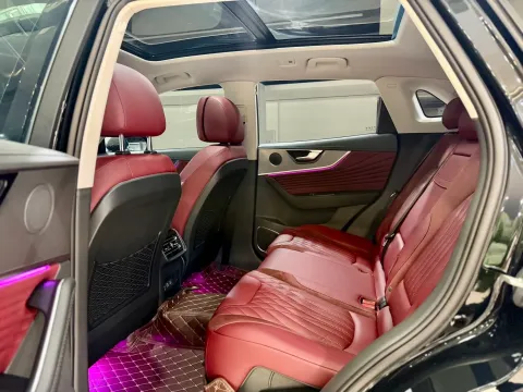 2023 HongQi HS5 2.0T 252HP L4 8AT